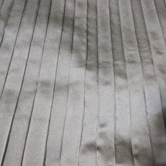 Suzy Shier Black A-Line Pleated Skirt - Picture 2 of 4